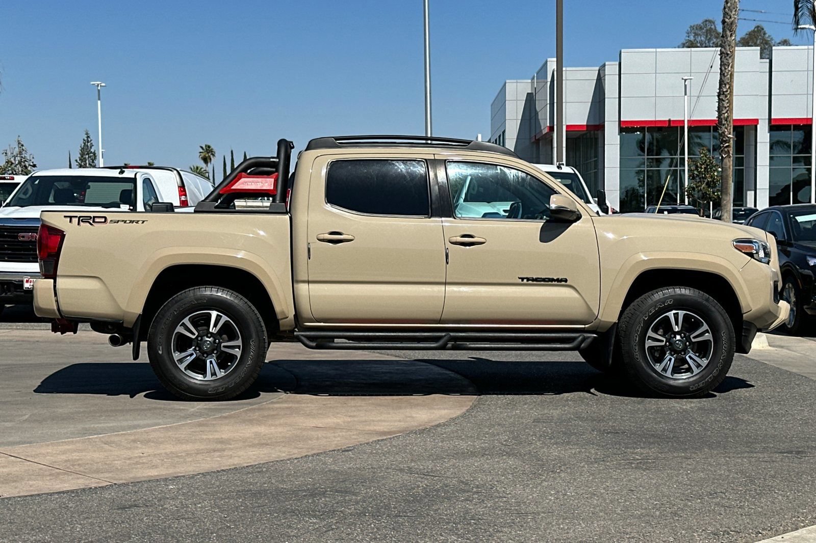 Used 2019 Toyota Tacoma TRD Sport w/ Exterior Package RWD image 3