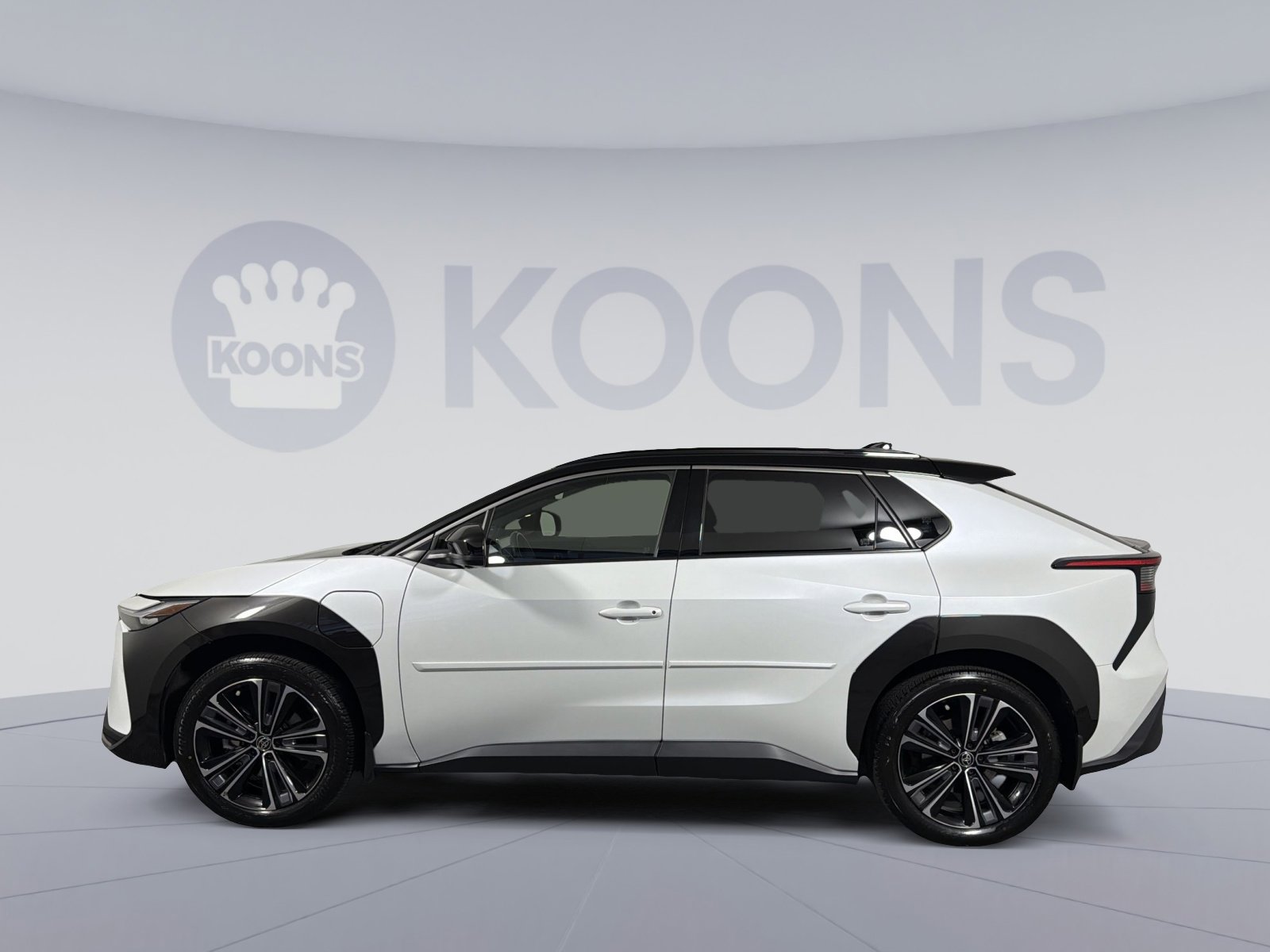 Used 2023 Toyota bZ4X XLE image 2