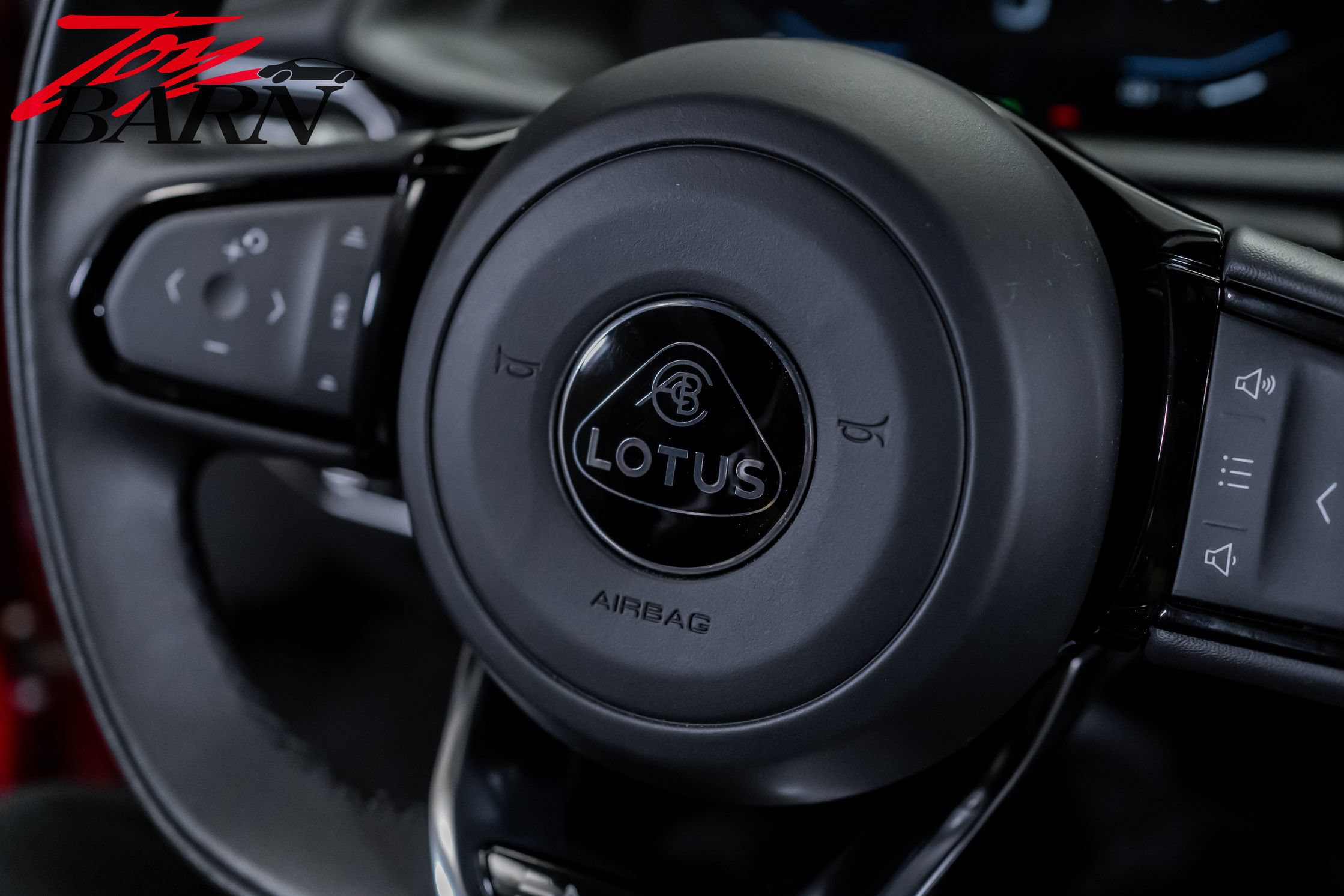 Used 2025 Lotus Emira RWD image 29