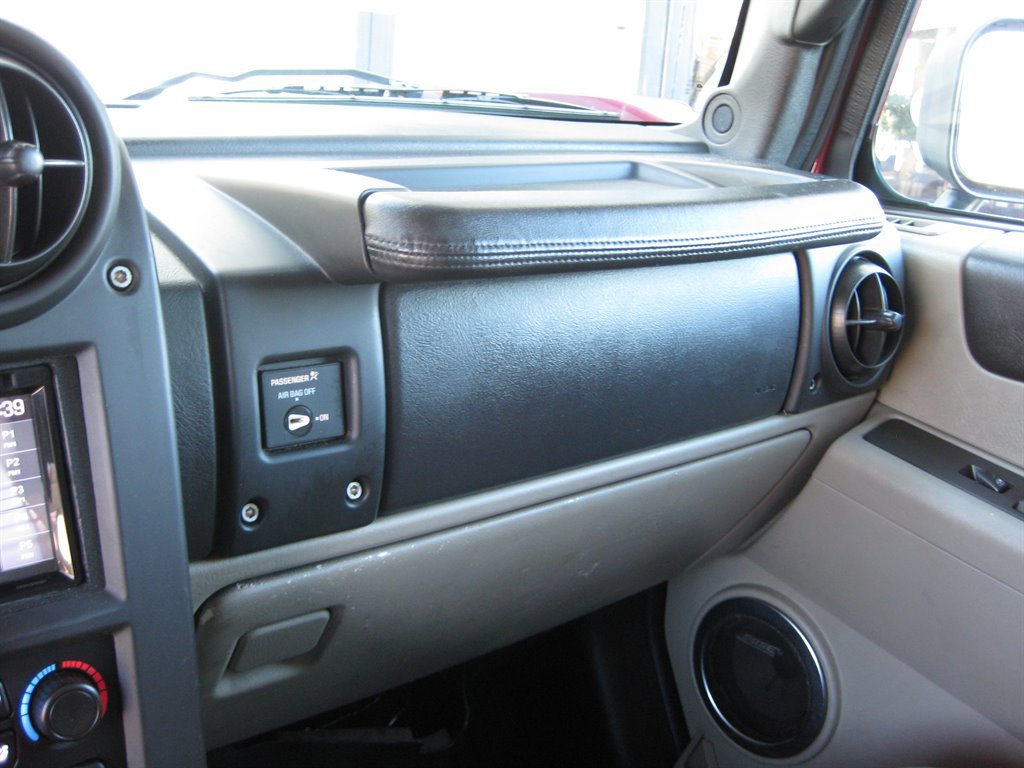 Used 2005 HUMMER H2 w/ Preferred Equipment Group image 24