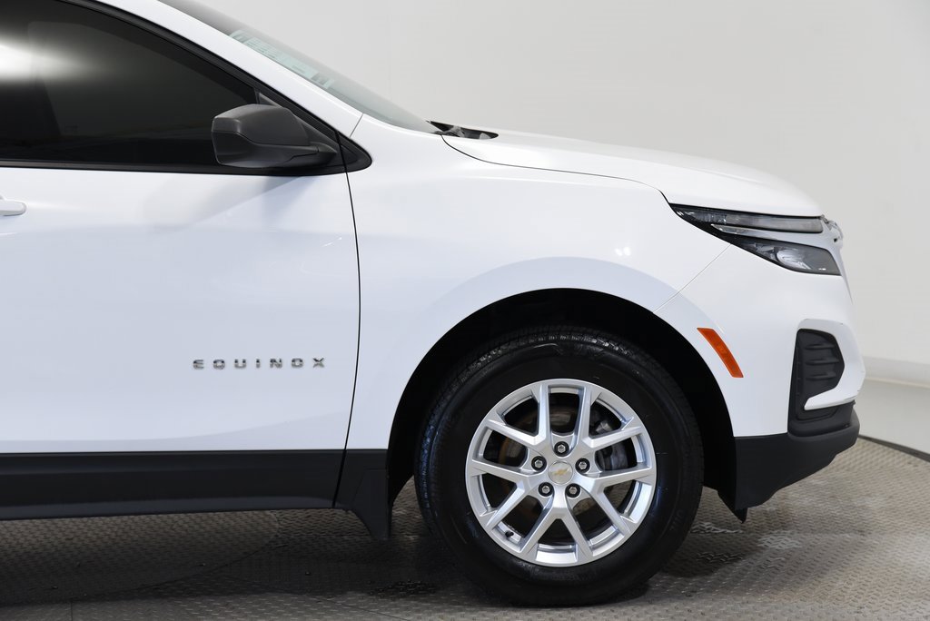 Used 2024 Chevrolet Equinox LS w/ LS Convenience Package image 12