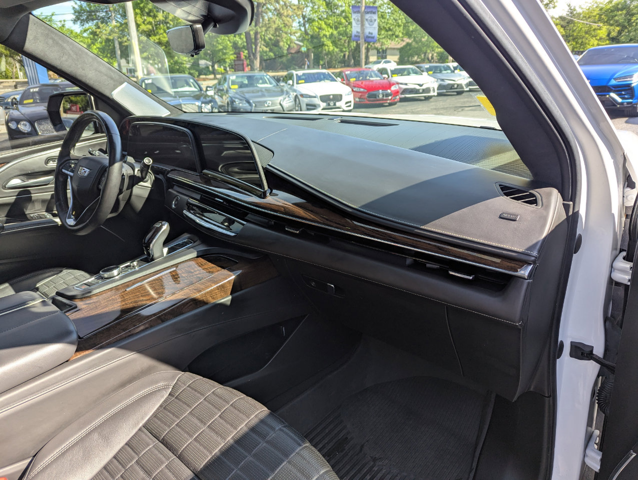 Used 2022 Cadillac Escalade ESV Sport Platinum AWD/4WD image 37