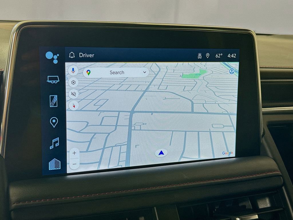 Used 2023 Chevrolet Suburban RST w/ Luxury Package image 14