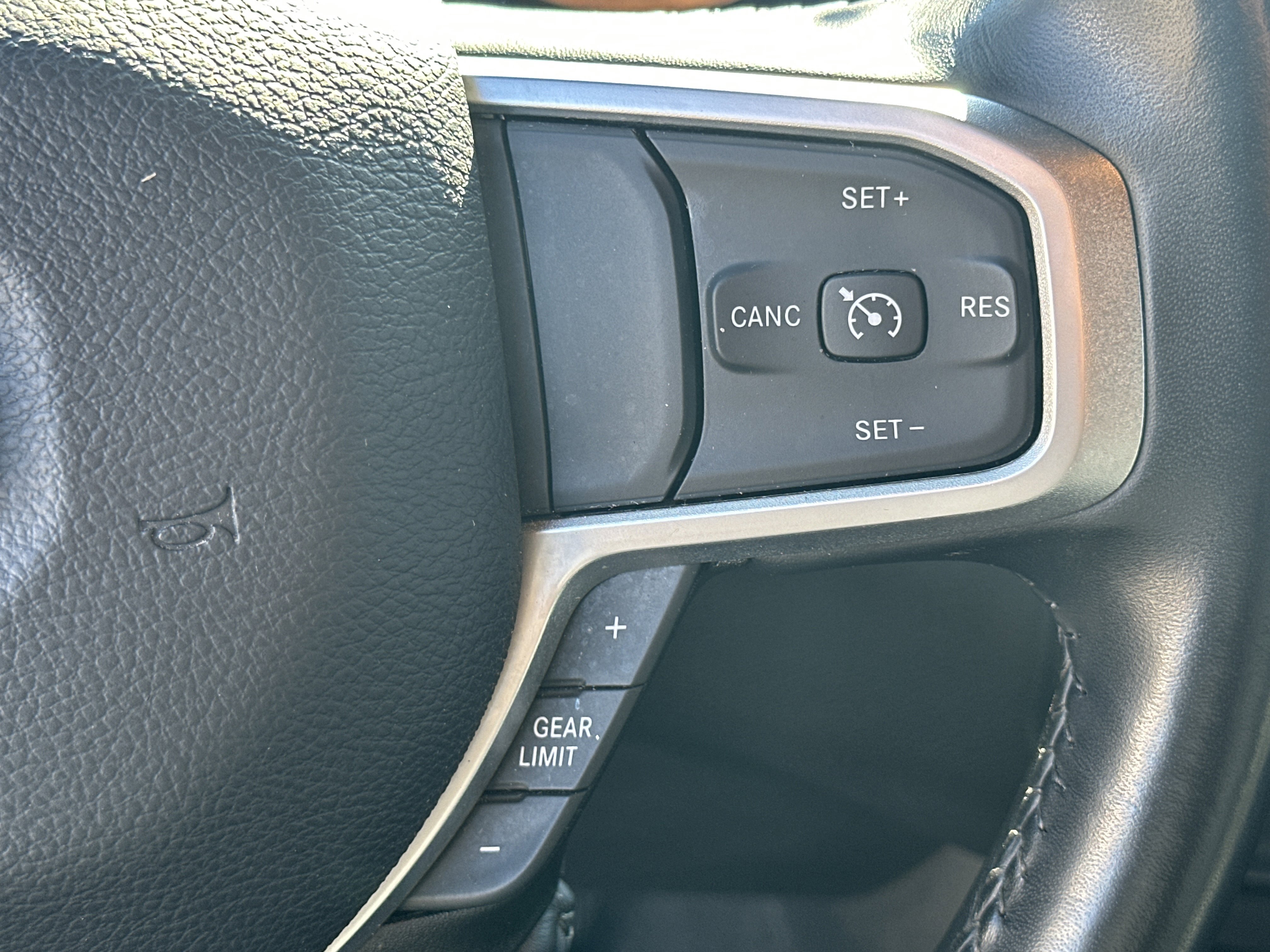 Used 2024 RAM 2500 Big Horn w/ Sport Appearance Package image 23