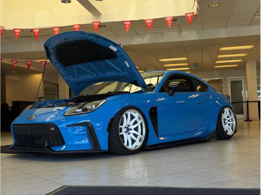 Used 2022 Toyota GR86 Premium w/ ALL Weather Mat Package (TMS) RWD image 34
