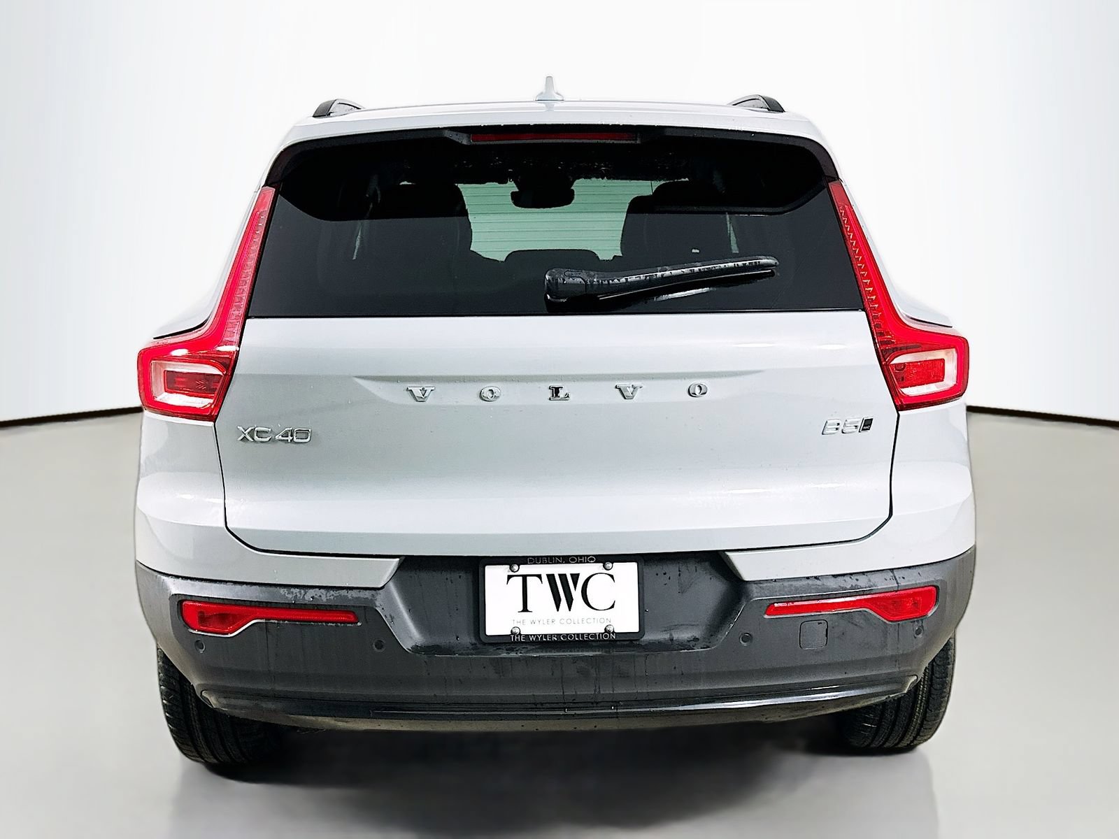 New 2026 Volvo XC40 B5 Plus w/ Protection Package Premier AWD/4WD image 6