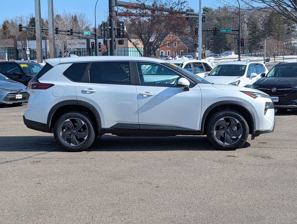 Used 2025 Nissan Rogue SV AWD/4WD image 8