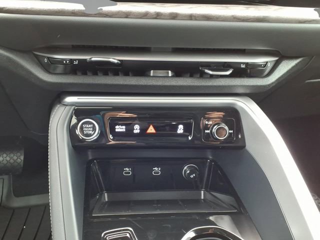 Used 2025 Audi Q5 Premium w/ Convenience Package AWD/4WD image 16
