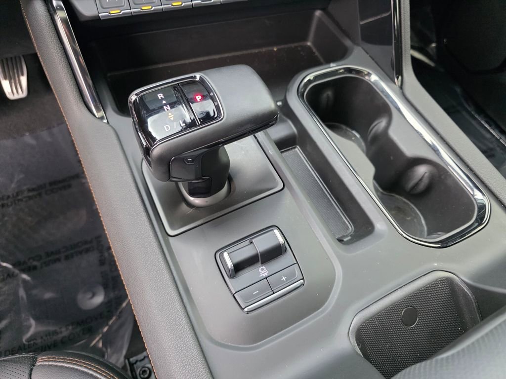 Used 2024 GMC Sierra 1500 AT4 w/ Technology Package image 25