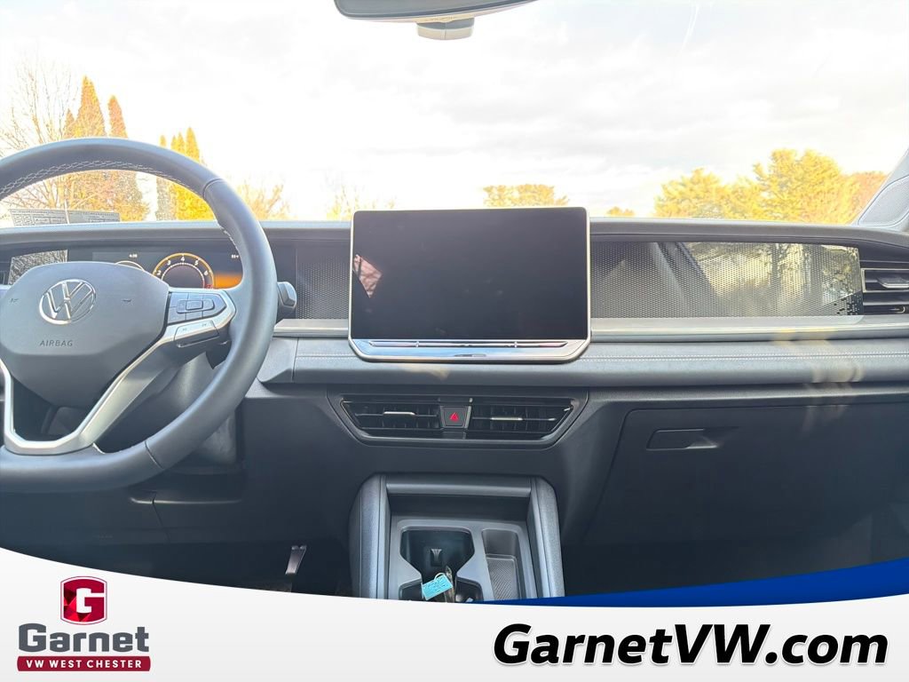 New 2025 Volkswagen Tiguan SE image 12