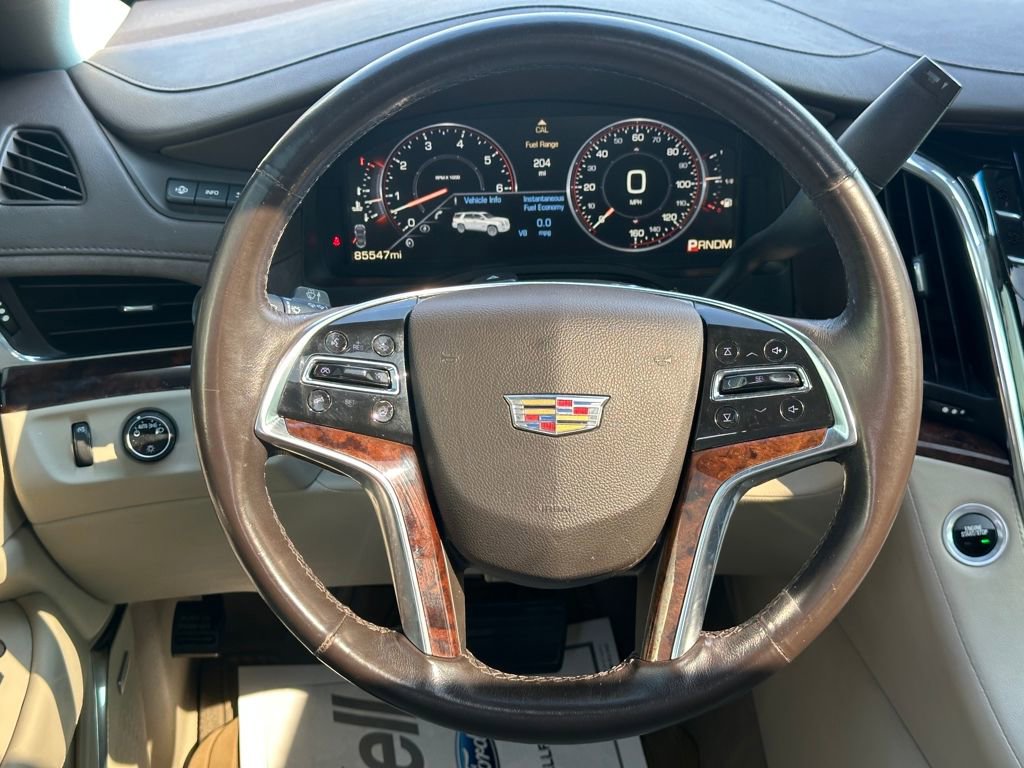Used 2015 Cadillac Escalade Luxury image 7