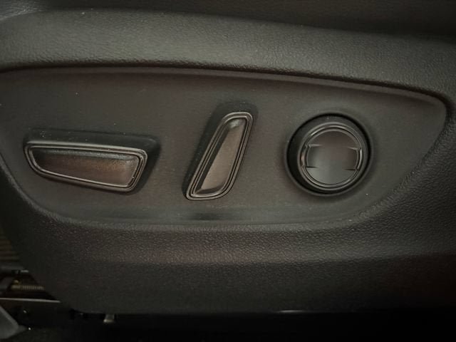 Certified 2024 Toyota Highlander XLE AWD/4WD image 13