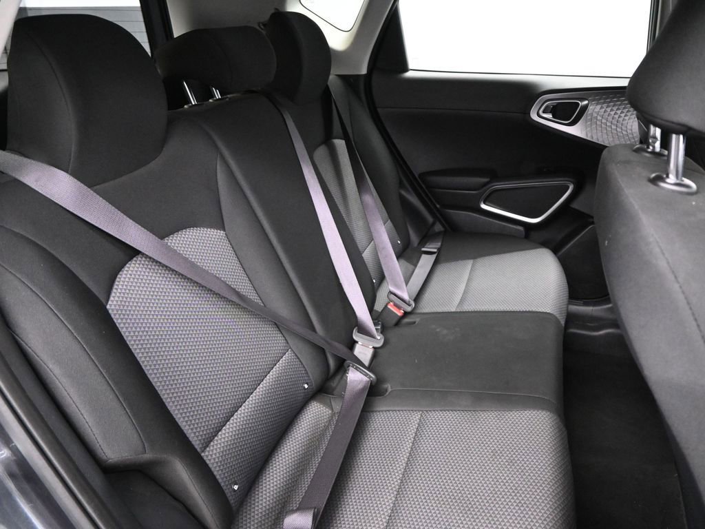 Used 2023 Kia Soul LX w/ LX Technology Package image 12