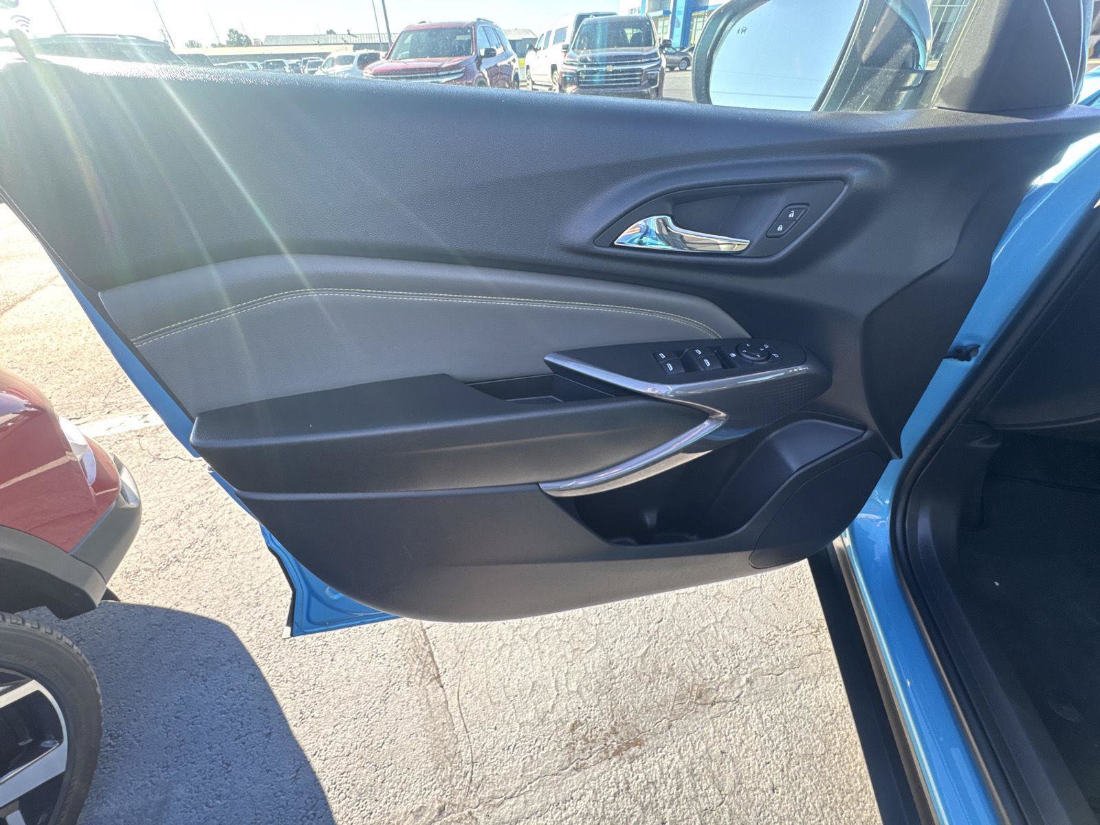 Used 2025 Chevrolet Trax ACTIV w/ Driver Confidence Package FWD image 8