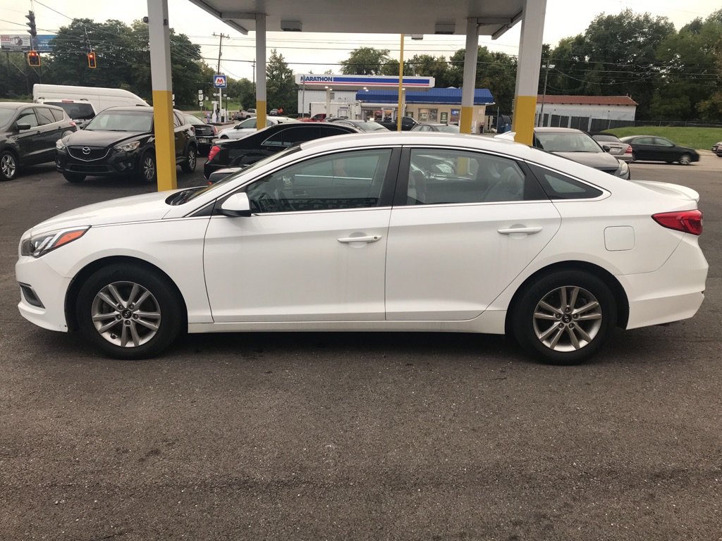 Used 2017 Hyundai Sonata SE FWD image 5