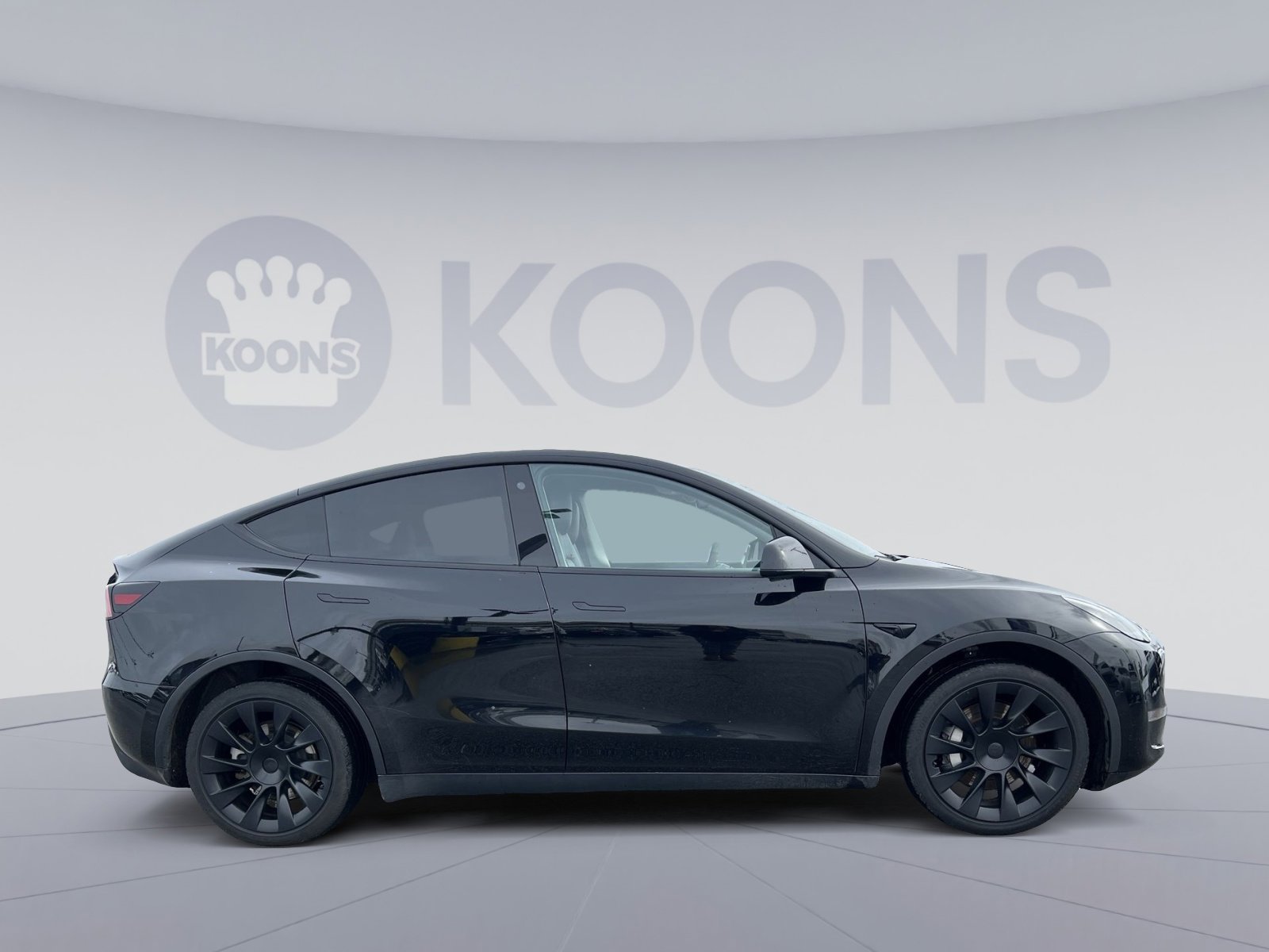 Used 2022 Tesla Model Y Long Range image 8