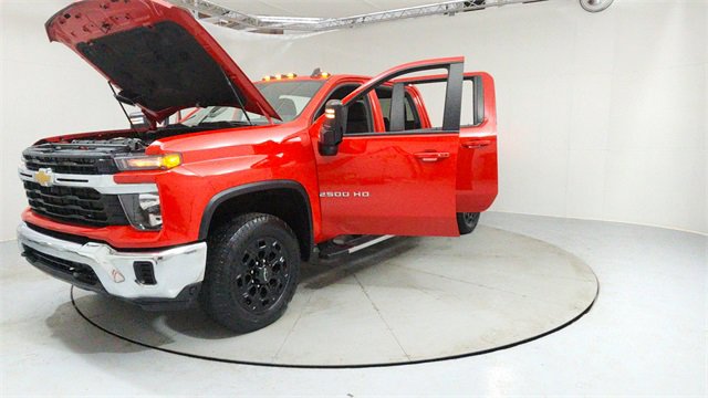 Used 2024 Chevrolet Silverado 2500 LT image 9