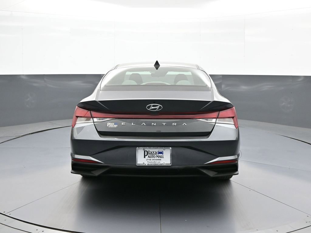 Certified 2021 Hyundai Elantra SE FWD image 7