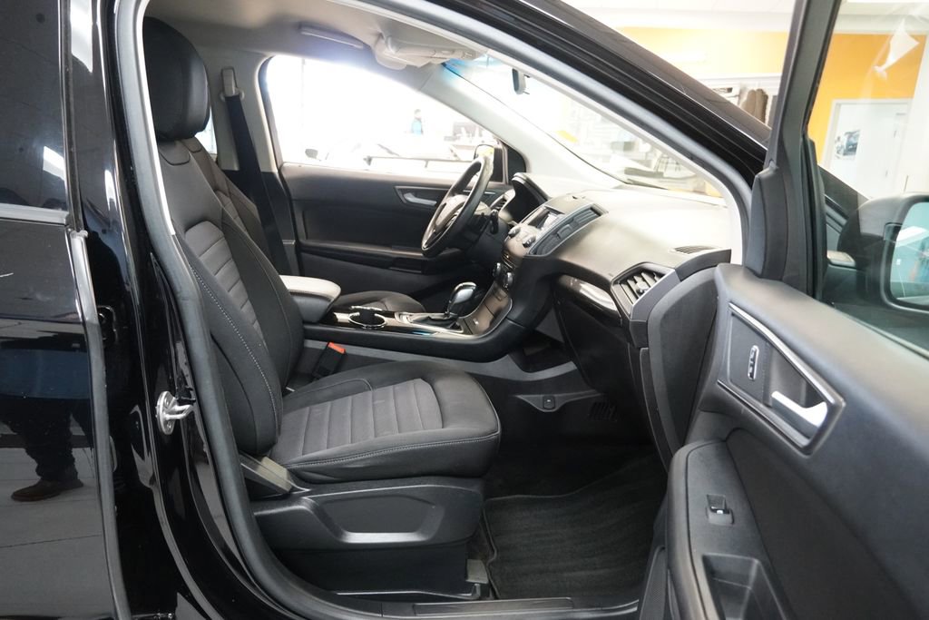 Used 2018 Ford Edge SE image 27