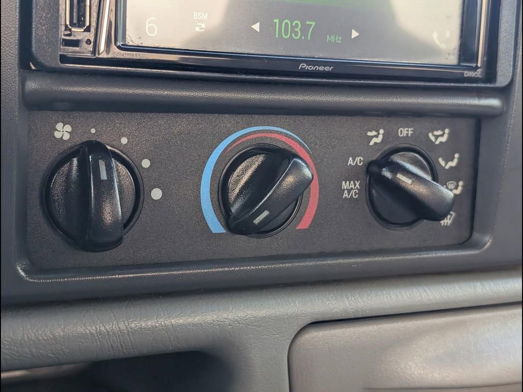 Used 2003 Ford F250 XL image 14