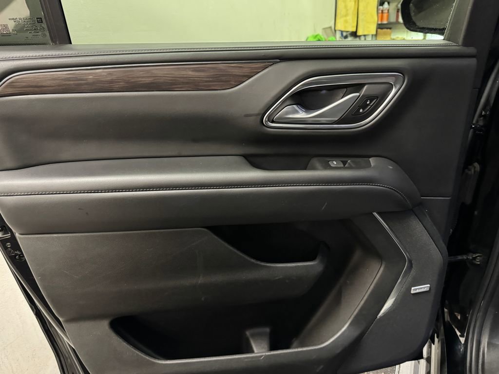 Used 2022 Chevrolet Suburban LT image 16