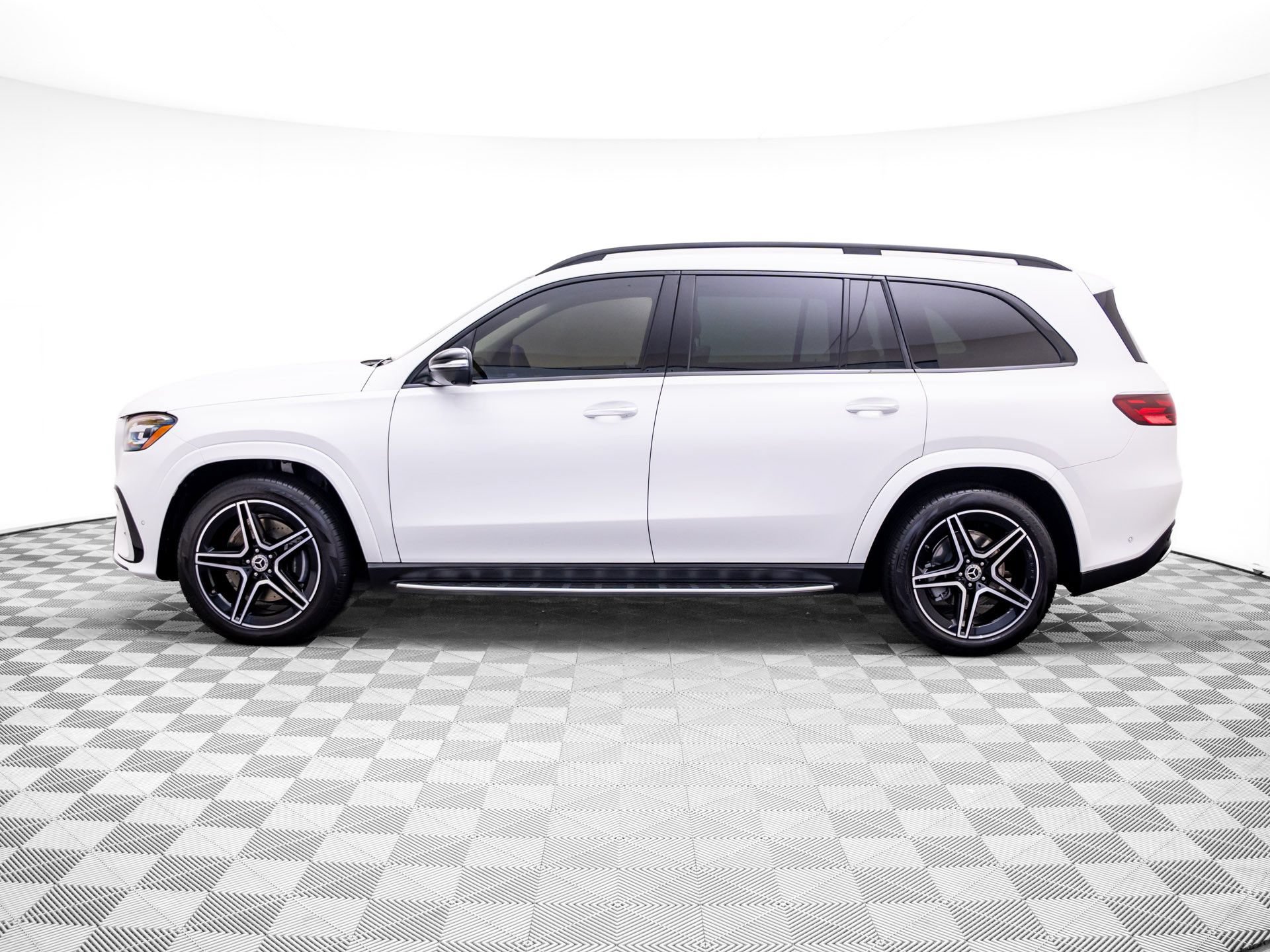 Used 2024 Mercedes-Benz GLS 450 4MATIC video 2