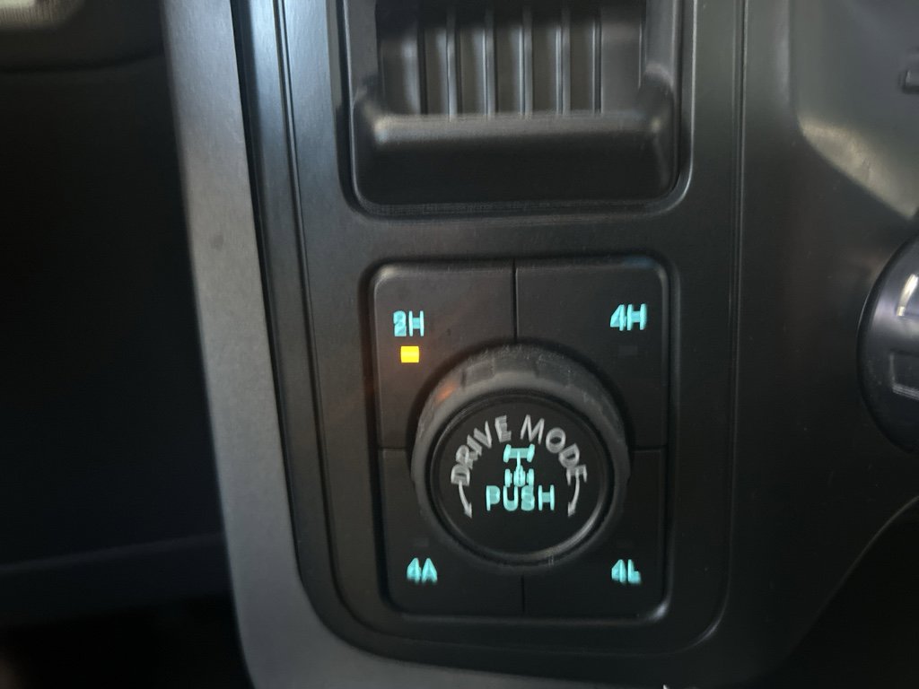 Used 2025 Ford F150 Lariat w/ Equipment Group 501A Mid image 25