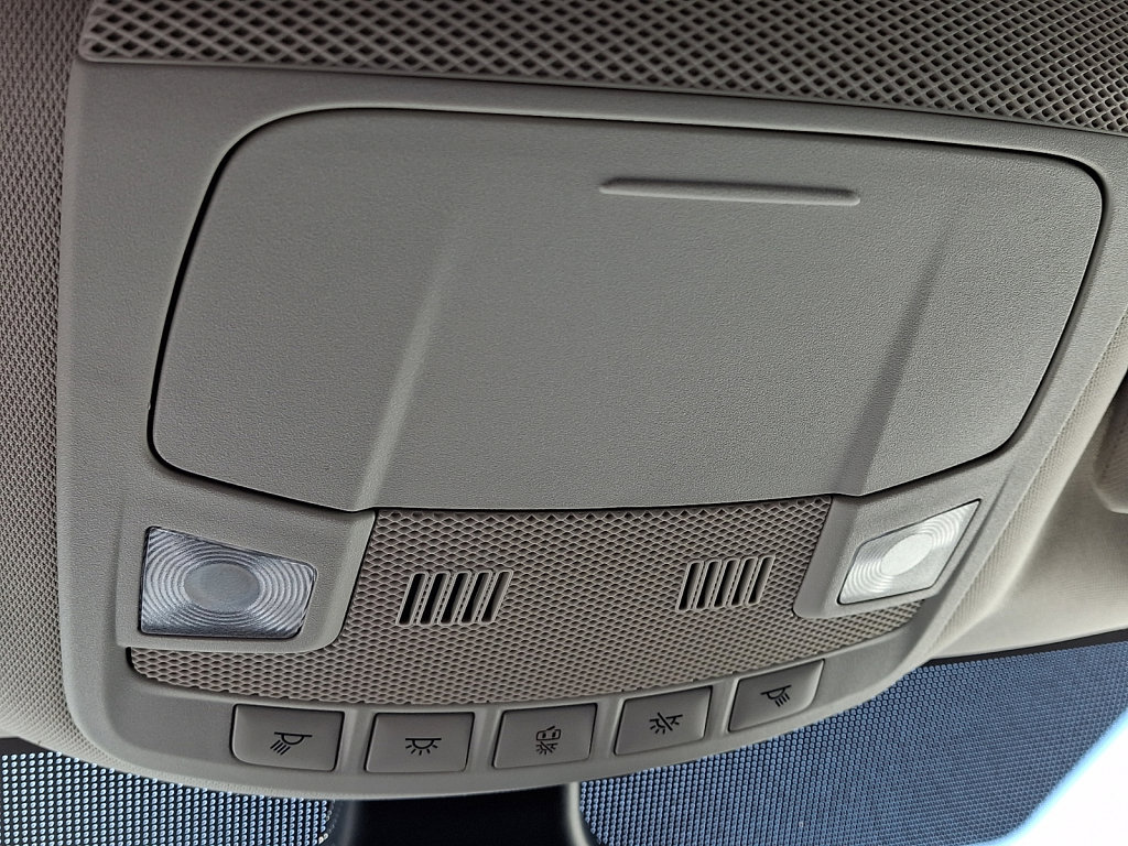Used 2024 Ford Edge Titanium AWD/4WD image 32