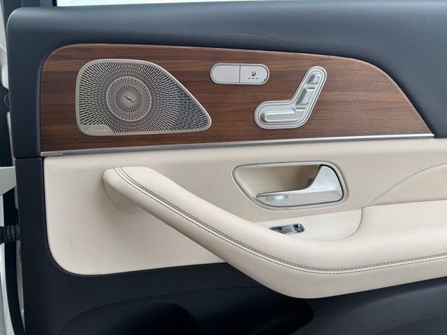 Used 2022 Mercedes-Benz GLS 450 4MATIC image 14