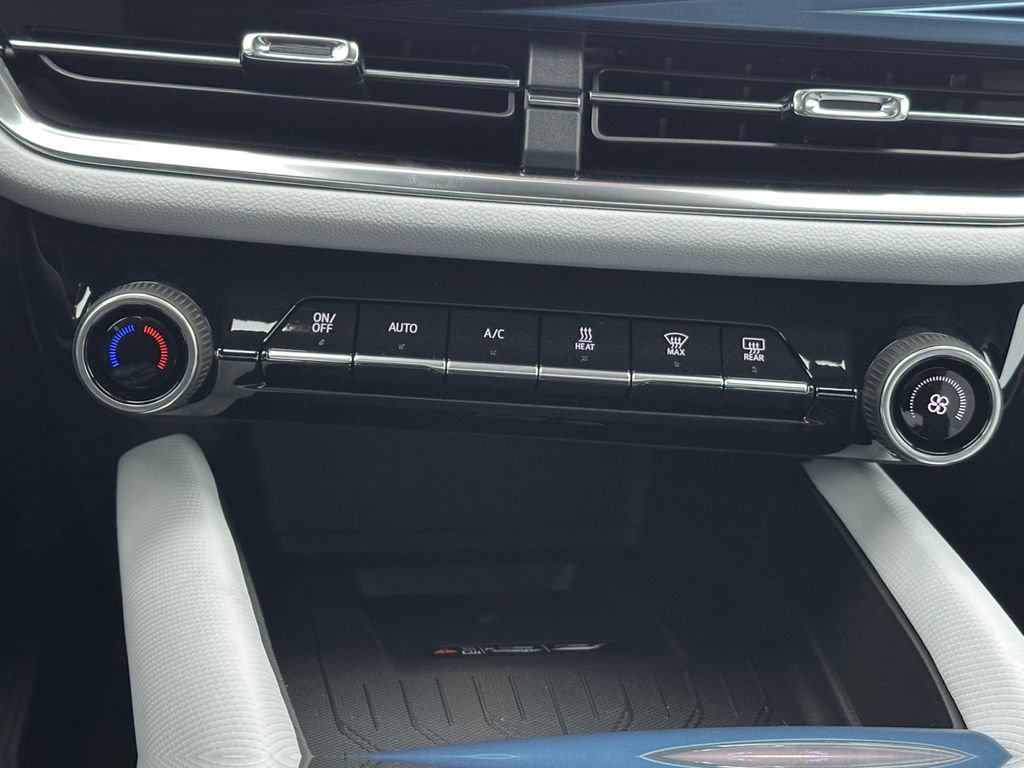 New 2026 Chevrolet Equinox EV LT image 17