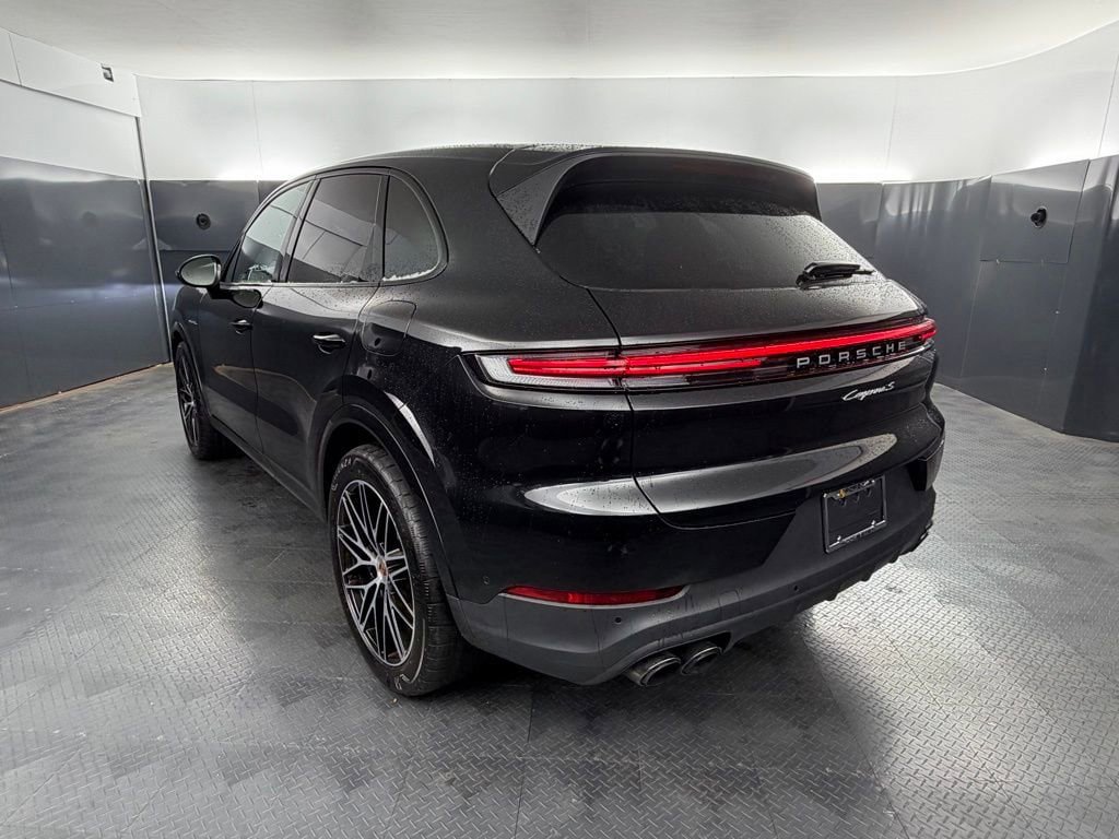 New 2025 Porsche Cayenne S AWD/4WD image 3