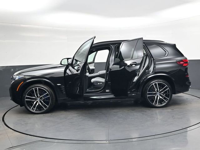 New 2026 BMW X5 M60i w/ Climate Comfort Package AWD/4WD image 42
