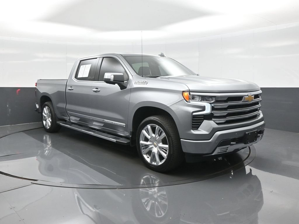 Used 2025 Chevrolet Silverado 1500 High Country w/ High Country Premium Package AWD/4WD image 1