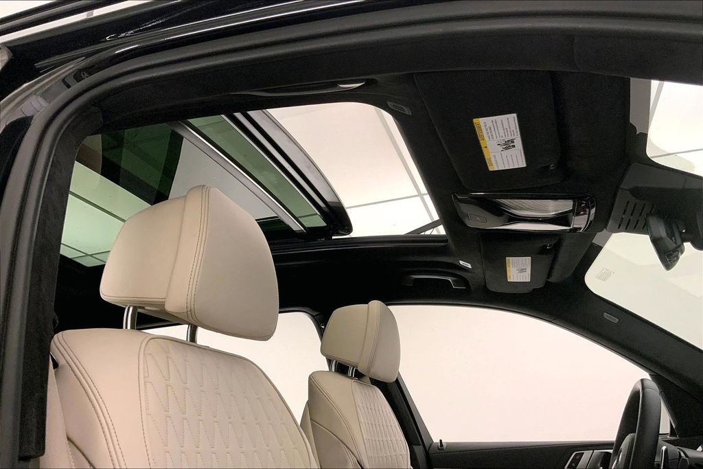 Certified 2024 BMW X7 xDrive40i w/ M Sport Package image 26