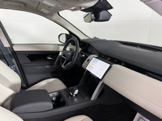 New 2025 Land Rover Discovery Sport S image 30