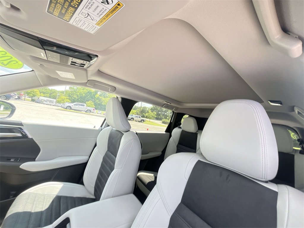 New 2025 Mitsubishi Outlander SE image 22