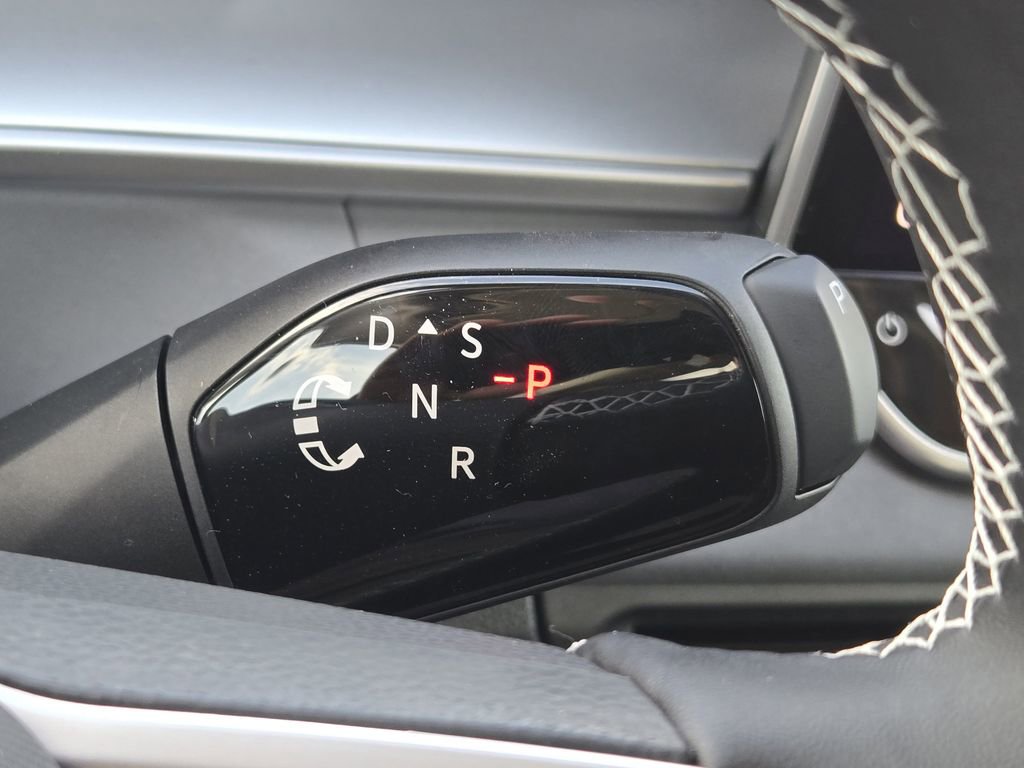 New 2026 Volkswagen Tiguan SE image 18