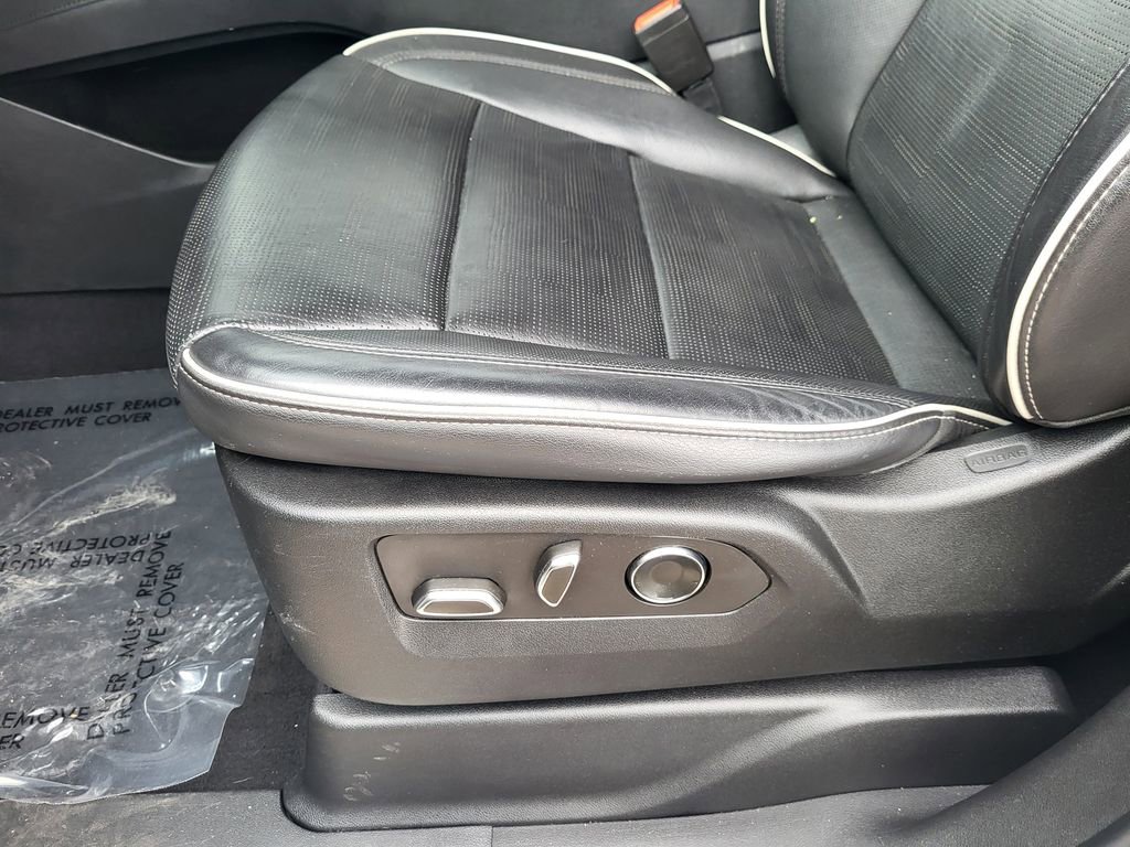 Used 2021 Cadillac Escalade Premium Luxury image 14