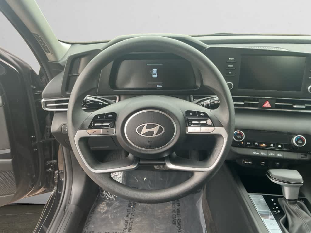 Used 2026 Hyundai Elantra Hybrid FWD image 12