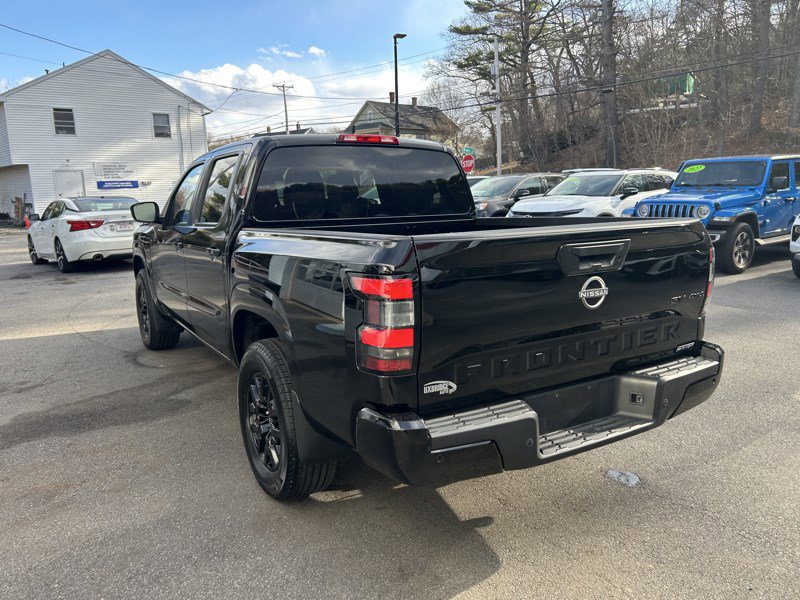 Used 2023 Nissan Frontier SV w/ Midnight Edition Package AWD/4WD image 5