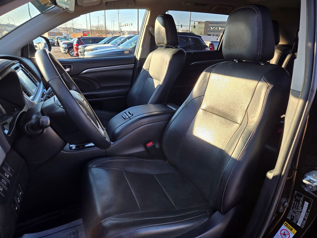 Used 2019 Toyota Highlander Limited Platinum image 14