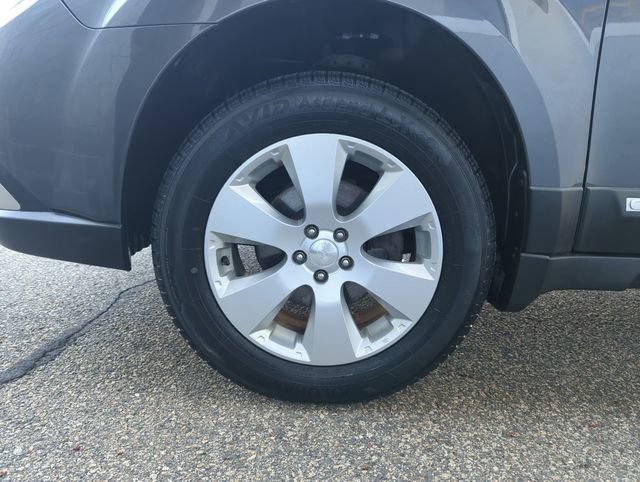 Used 2011 Subaru Outback 2.5i Premium w/ All-Weather Pkg AWD/4WD image 27