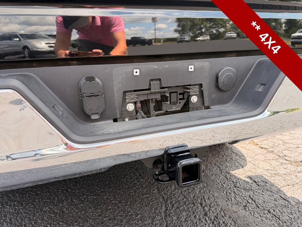 Used 2023 Chevrolet Silverado 1500 LT AWD/4WD image 7