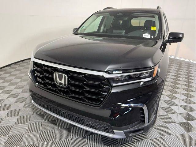 Used 2023 Honda Pilot Elite image 2