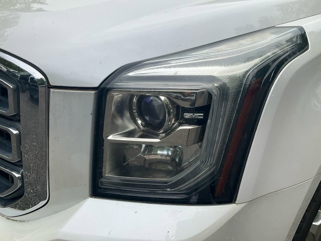 Used 2017 GMC Yukon XL SLT w/ Open Road Package image 9