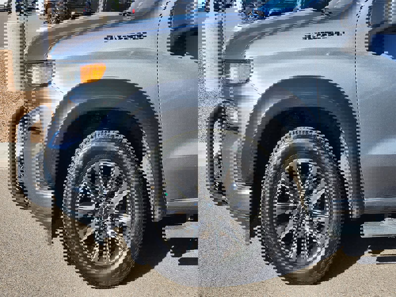 Used 2020 Chevrolet Silverado 1500 Custom w/ Custom Value Package image 4