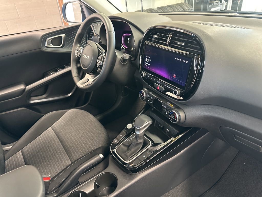 Used 2025 Kia Soul EX FWD image 25