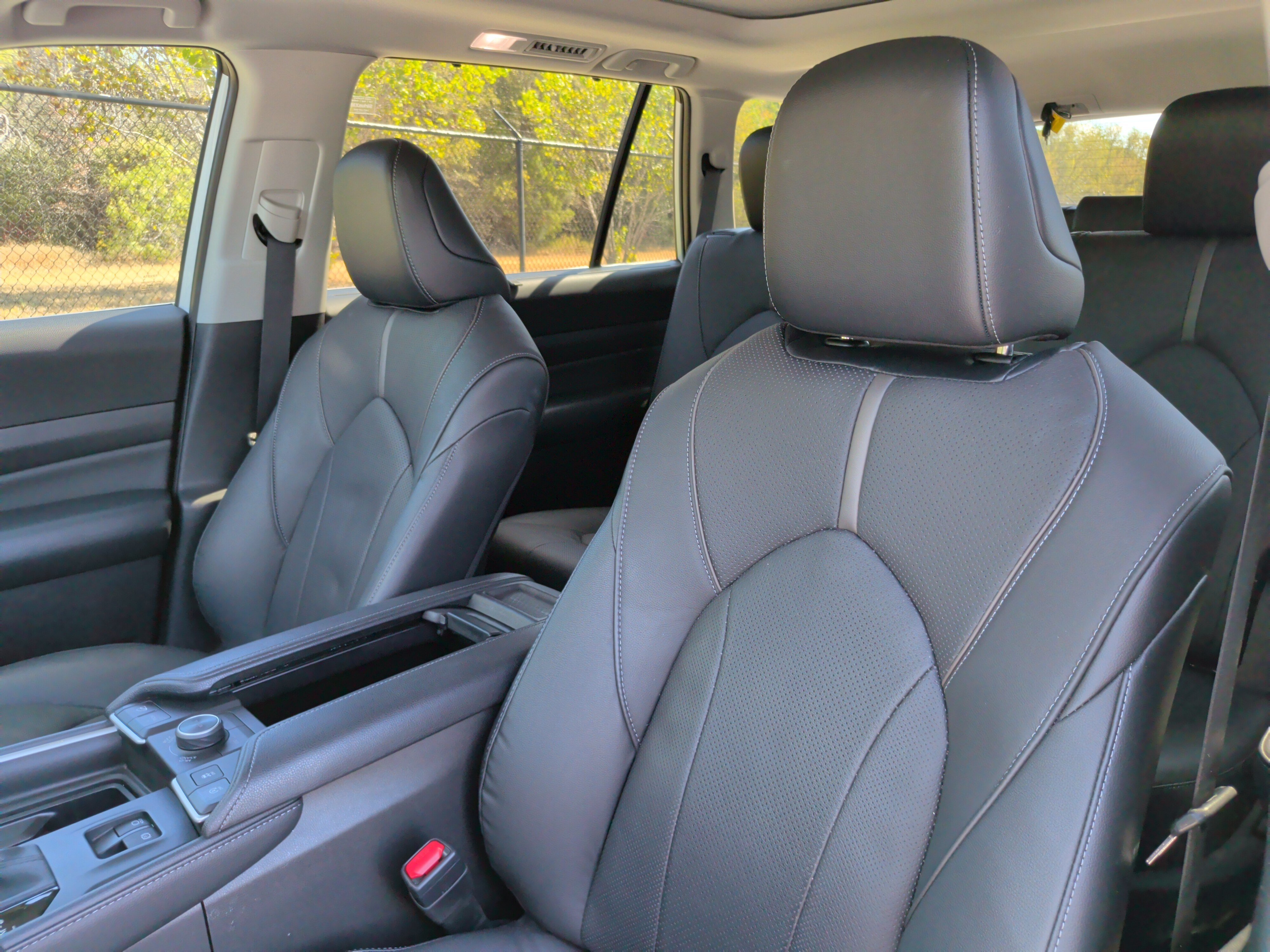 Used 2025 Toyota Grand Highlander AWD image 24