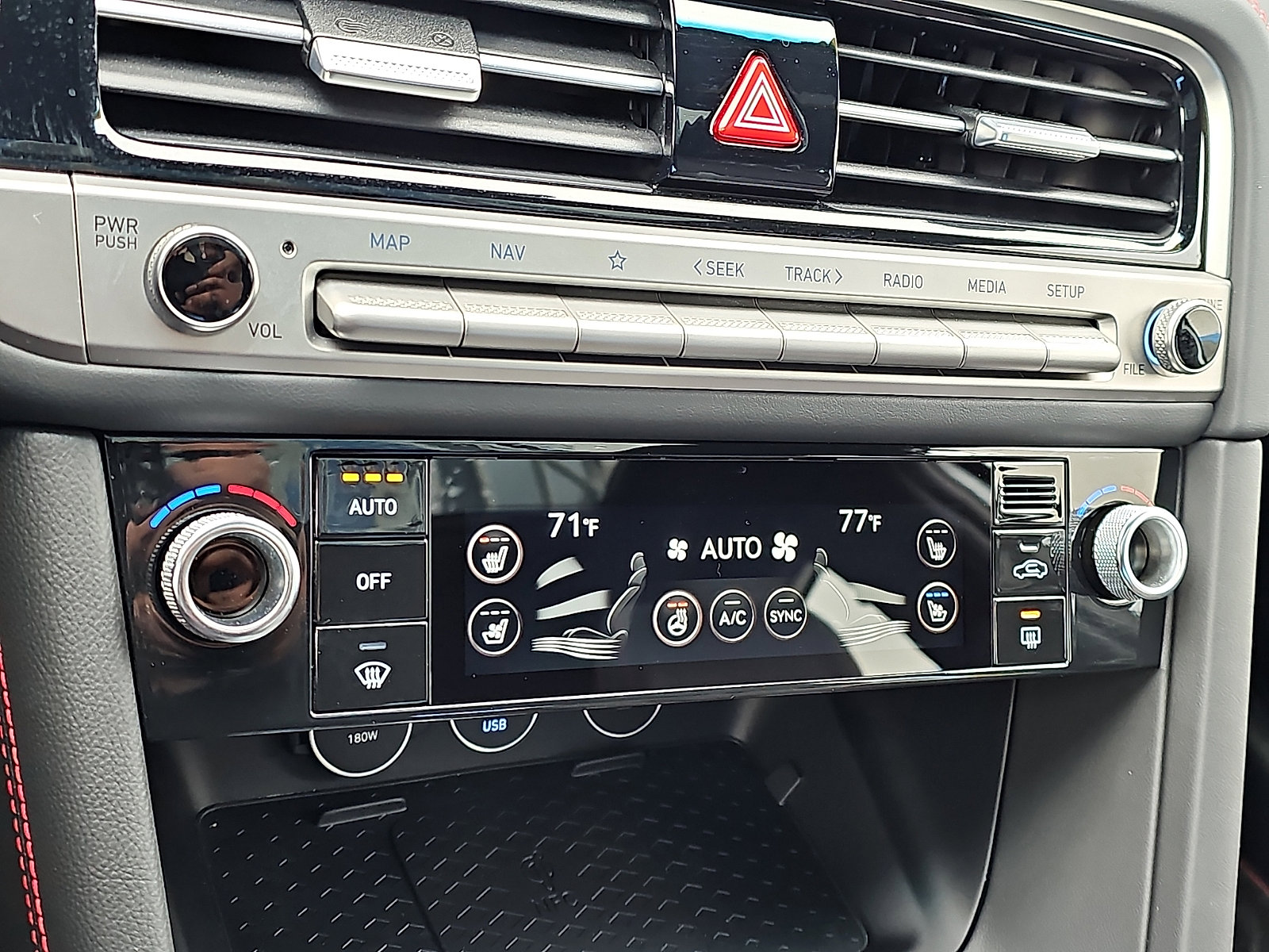 Used 2025 Genesis G70 3.3T Advanced image 17