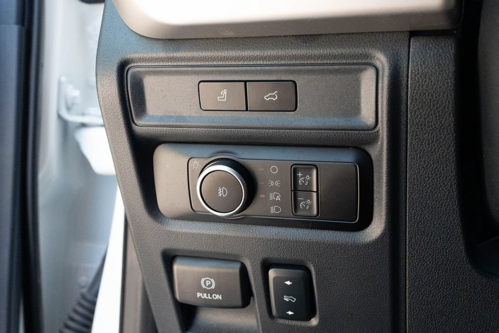 Used 2024 Ford Expedition Max XLT RWD image 26